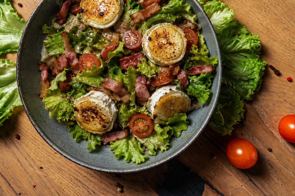 salade chèvre chaud - lardons et tomates cerises